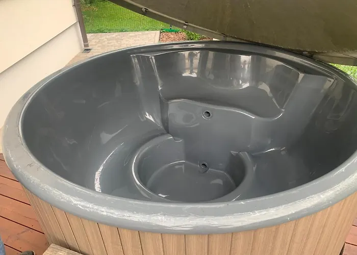 Maeekalda Garden With Private Sauna Pensjonat Rakvere